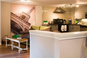 Charming Downtown Pied-à-Terre